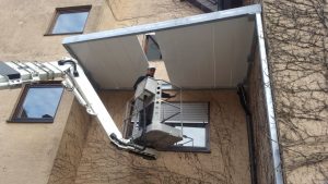 Herstellung, Lieferung und Montage eines Balkons.