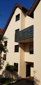 Herstellung, Lieferung und Montage eines Balkons.