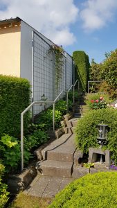 Montage eines Edelstahl-Handlauf